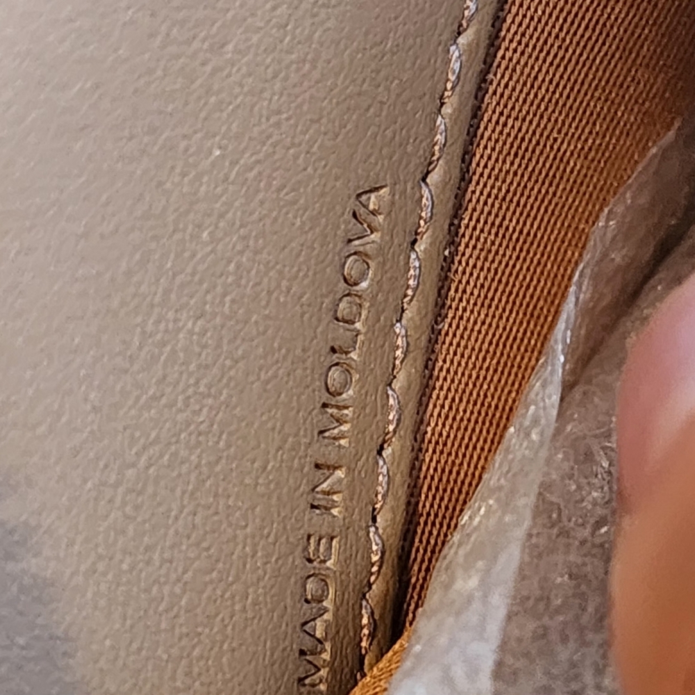 Burberry Plaid Wallet - Picture 8 of 9